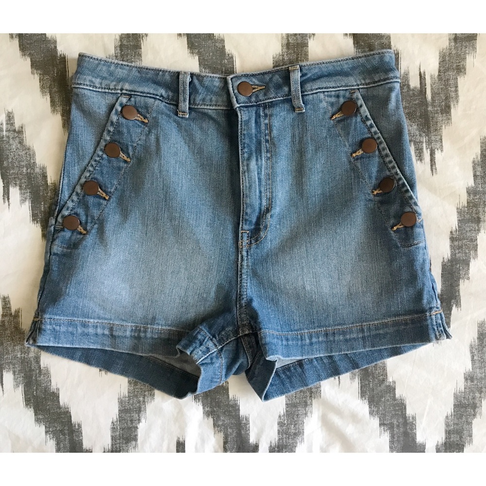 H&M • NWOT• High waisted sailor style shorts